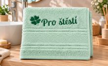 Froté ručník mozaika s výšivkou Pro štěstí mint Ručník - 50x100 cm Froté ručník mozaika s výšivkou Pro štěstí mint Ručník - 50x100 cm