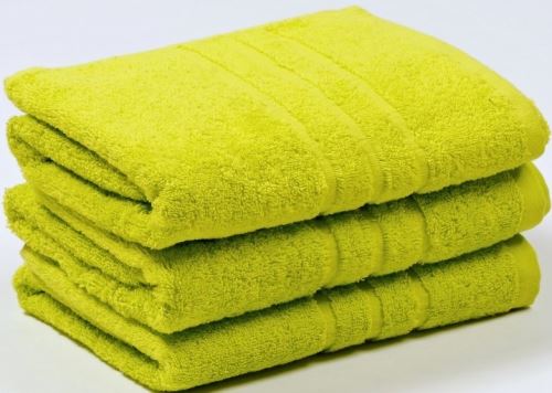 Froté ručník s výšivkou Z lásky 50x100 cm žlutozelená