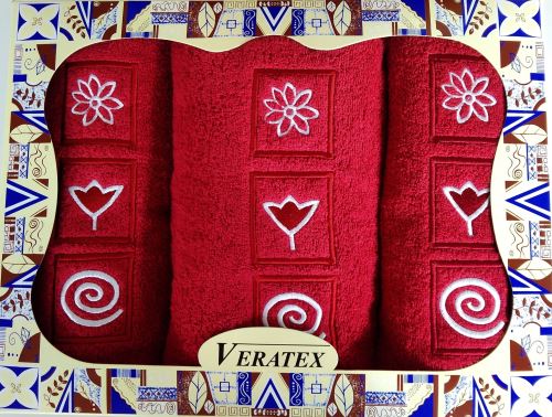 Luxusní dárkový vyšívaný froté set 1 osuška 2 ručníky (červená)